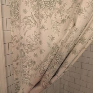 Floral Print Shower Curtain 6x5'